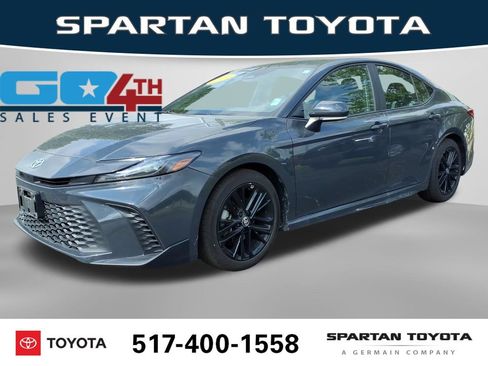 Used 2026 Toyota Camry SE FWD image 1