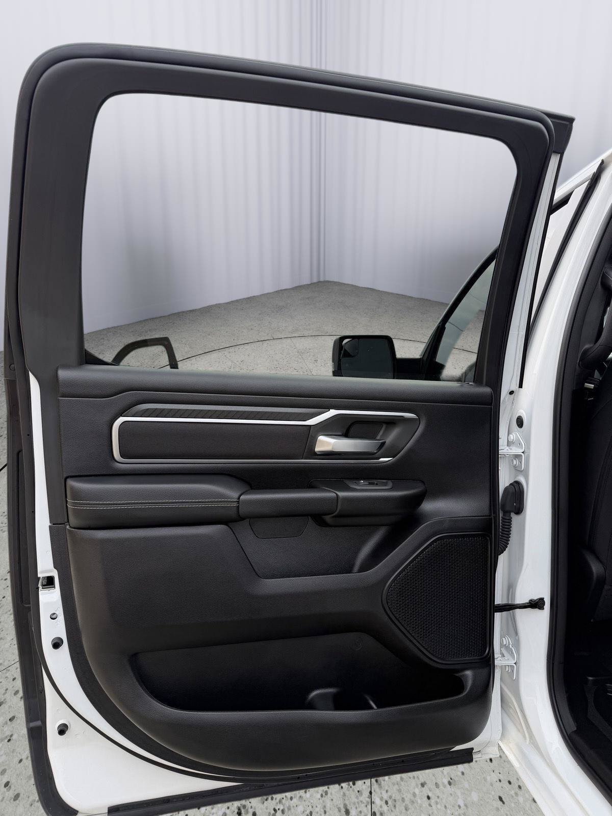 Used 2025 RAM 1500 Big Horn AWD/4WD image 23
