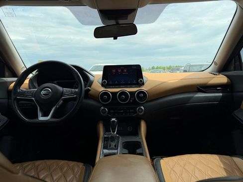 Used 2023 Nissan Sentra SV w/ SV Premium Package image 17