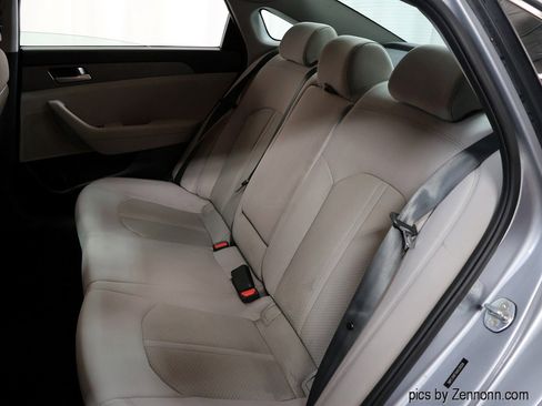 Used 2017 Hyundai Sonata SE image 13