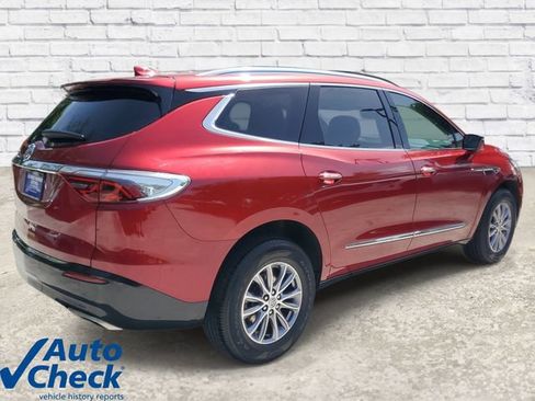 Used 2024 Buick Enclave Essence w/ Technology Package FWD image 4