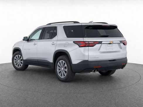 Used 2022 Chevrolet Traverse LT FWD image 3