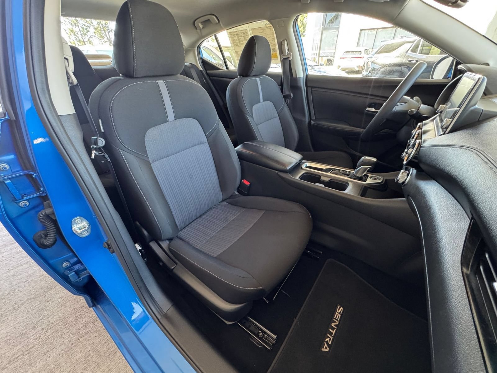 Used 2025 Nissan Sentra SV FWD image 34