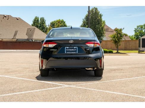 Used 2026 Toyota Corolla LE FWD image 6