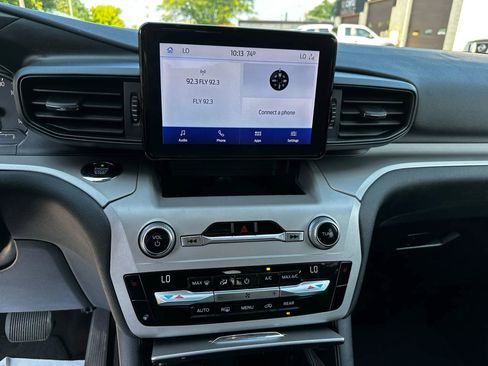 Used 2020 Ford Explorer XLT w/ Comfort Package image 21