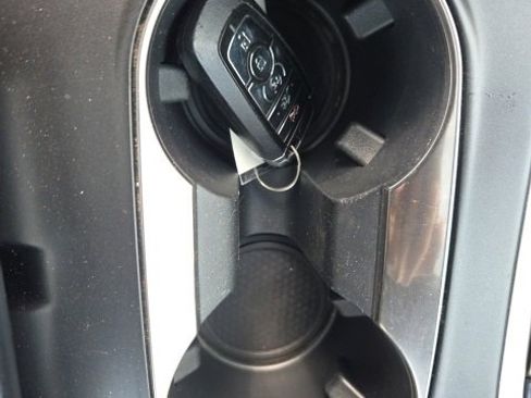 Used 2020 Lincoln Nautilus Reserve image 19