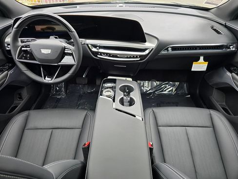 Used 2026 Cadillac Lyriq Premium Sport AWD/4WD image 18