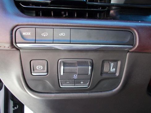 Used 2021 Cadillac Escalade Premium Luxury Platinum image 21