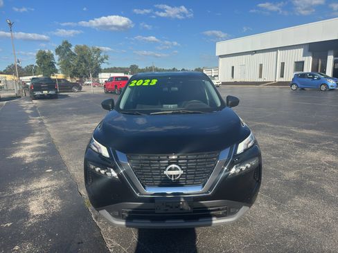 Used 2023 Nissan Rogue S image 2
