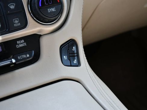 Used 2019 GMC Yukon XL Denali w/ Denali Ultimate Package AWD/4WD image 19