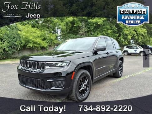 Used 2023 Jeep Grand Cherokee Laredo w/ Luxury Tech Group I AWD/4WD image 3