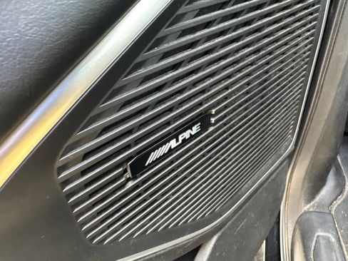 Used 2024 Jeep Wagoneer L Series II AWD/4WD image 8