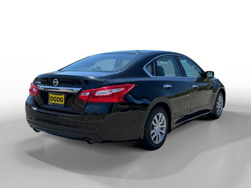 Used 2017 Nissan Altima 2.5 S w/ Power Driver Seat Package FWD image 5