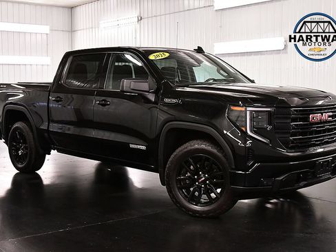 Used 2025 GMC Sierra 1500 Elevation AWD/4WD image 1