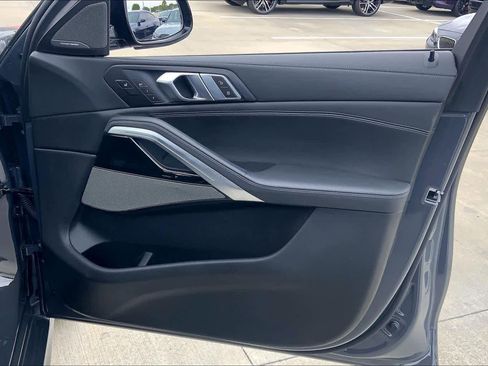 Used 2025 BMW X6 M Competition w/ Executive Package image 26