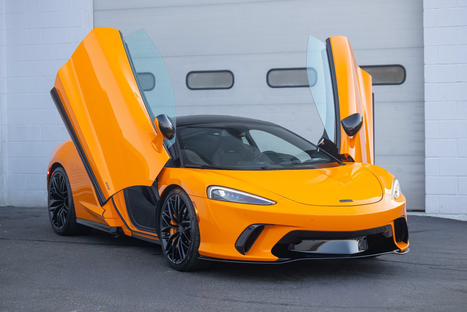 Used 2025 McLaren GTS RWD image 25