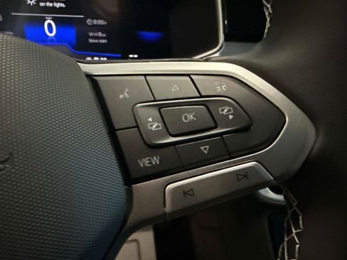 New 2025 Volkswagen Taos SE image 27