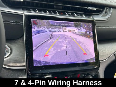 Used 2024 Jeep Grand Cherokee Limited w/ Black Appearance Package image 25