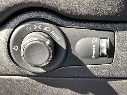 Used 2023 Dodge Durango SXT Launch Edition image 23