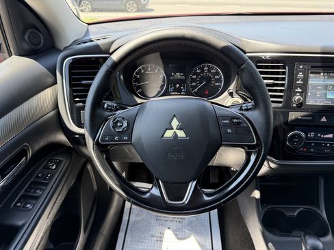 Used 2016 Mitsubishi Outlander SE FWD image 20