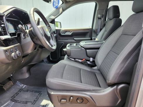 Used 2024 Chevrolet Silverado 1500 LT AWD/4WD image 16
