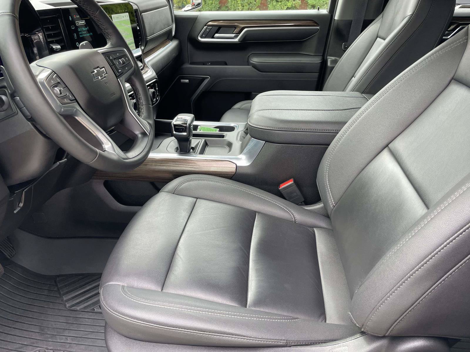 Used 2025 Chevrolet Silverado 1500 RST AWD/4WD image 13