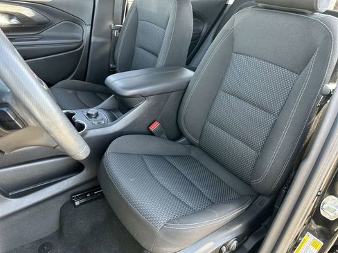 Used 2024 GMC Terrain SLE w/ Driver Convenience Package FWD image 19