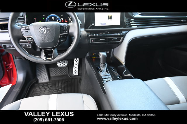 Used 2026 Toyota Camry SE FWD image 15