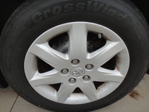 Used 2010 Toyota Avalon XL image 19