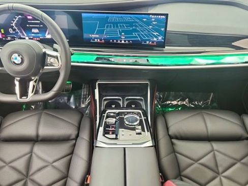 Used 2025 BMW 740i RWD image 19
