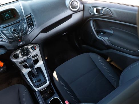 Used 2015 Ford Fiesta SE image 21