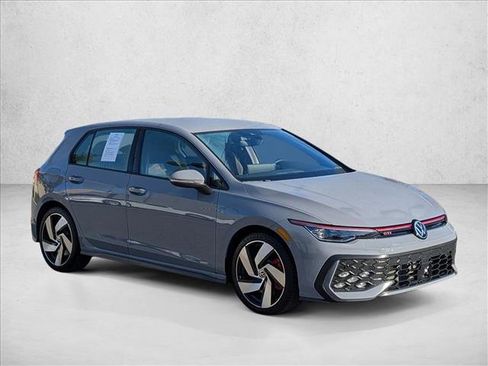 Used 2025 Volkswagen Golf S image 3