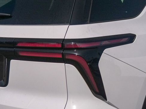 New 2026 Chevrolet Traverse LT FWD image 10