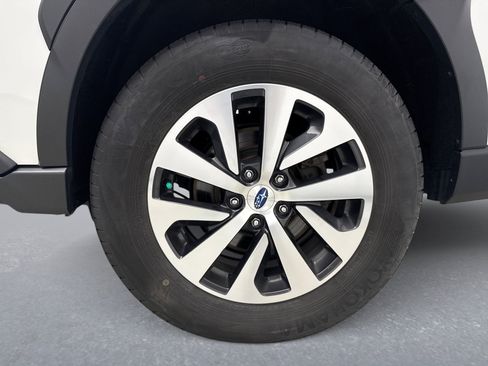 Used 2025 Subaru Outback Premium w/ Popular Package #1A AWD/4WD image 20
