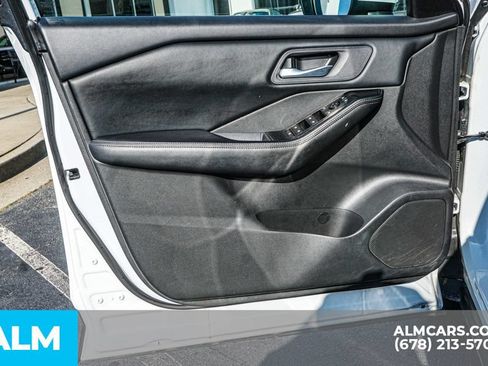 Used 2024 Nissan Rogue SV FWD image 45