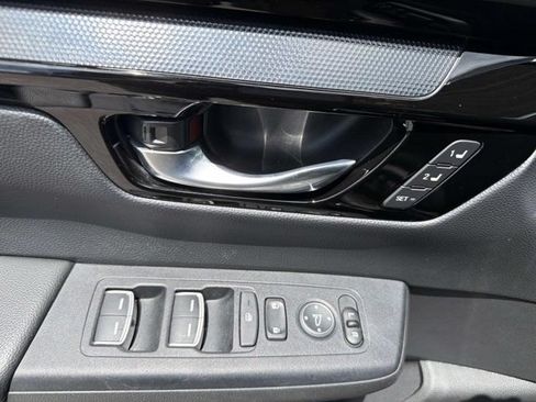 Used 2024 Honda CR-V EX-L image 8