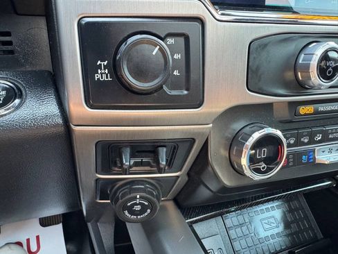 Used 2022 Ford F350 Platinum AWD/4WD image 34