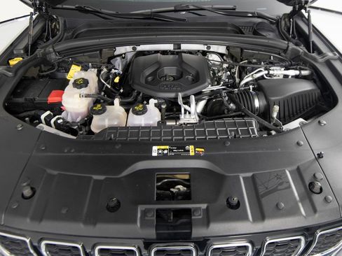 Used 2023 Jeep Grand Cherokee 4WD 4xe image 37