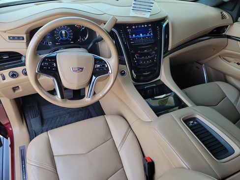 Used 2019 Cadillac Escalade Platinum AWD/4WD image 14