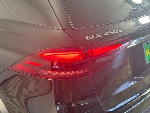 Used 2025 Mercedes-Benz GLE 450e 4MATIC image 36