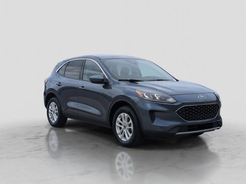 Used 2020 Ford Escape SE image 10