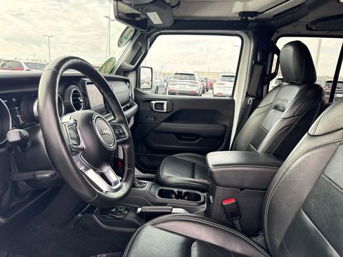Used 2021 Jeep Wrangler Unlimited Sahara w/ Uconnect 4C Nav & Sound Group image 13