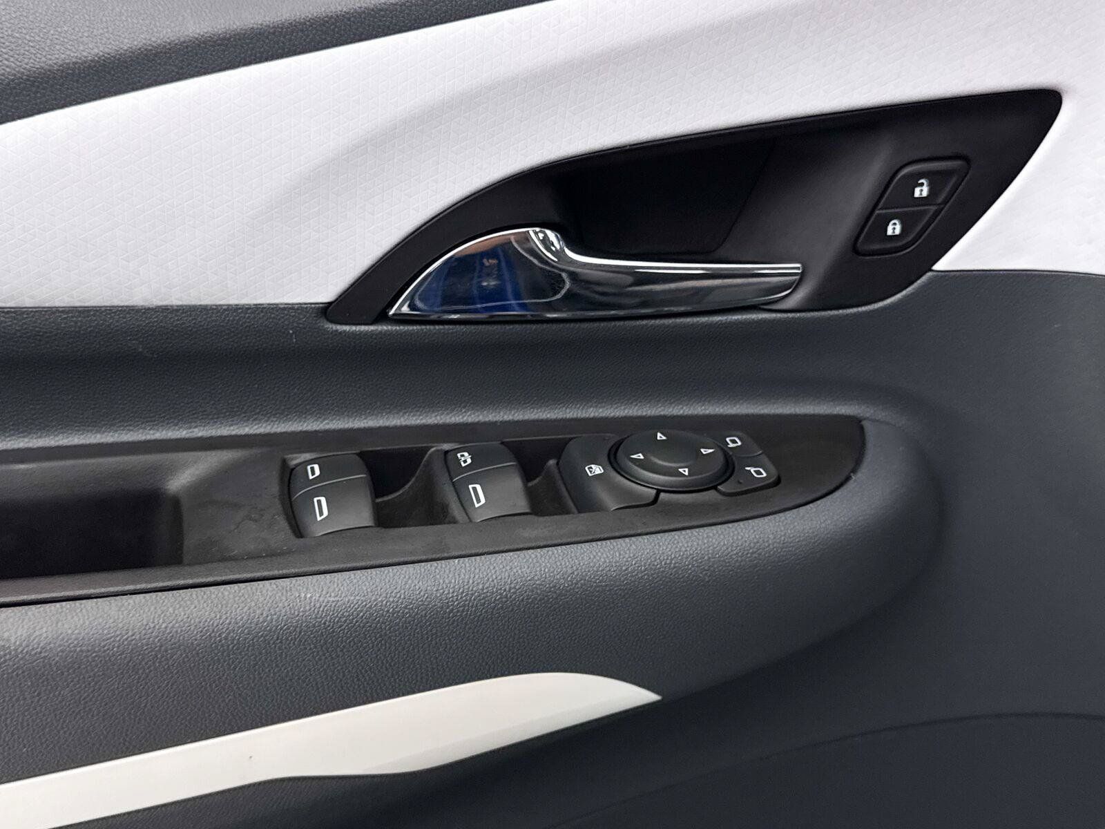 Used 2020 Chevrolet Bolt LT FWD image 22