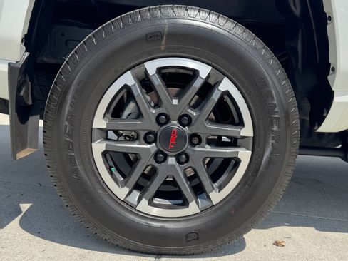 Used 2025 Toyota Tacoma Limited AWD/4WD image 76