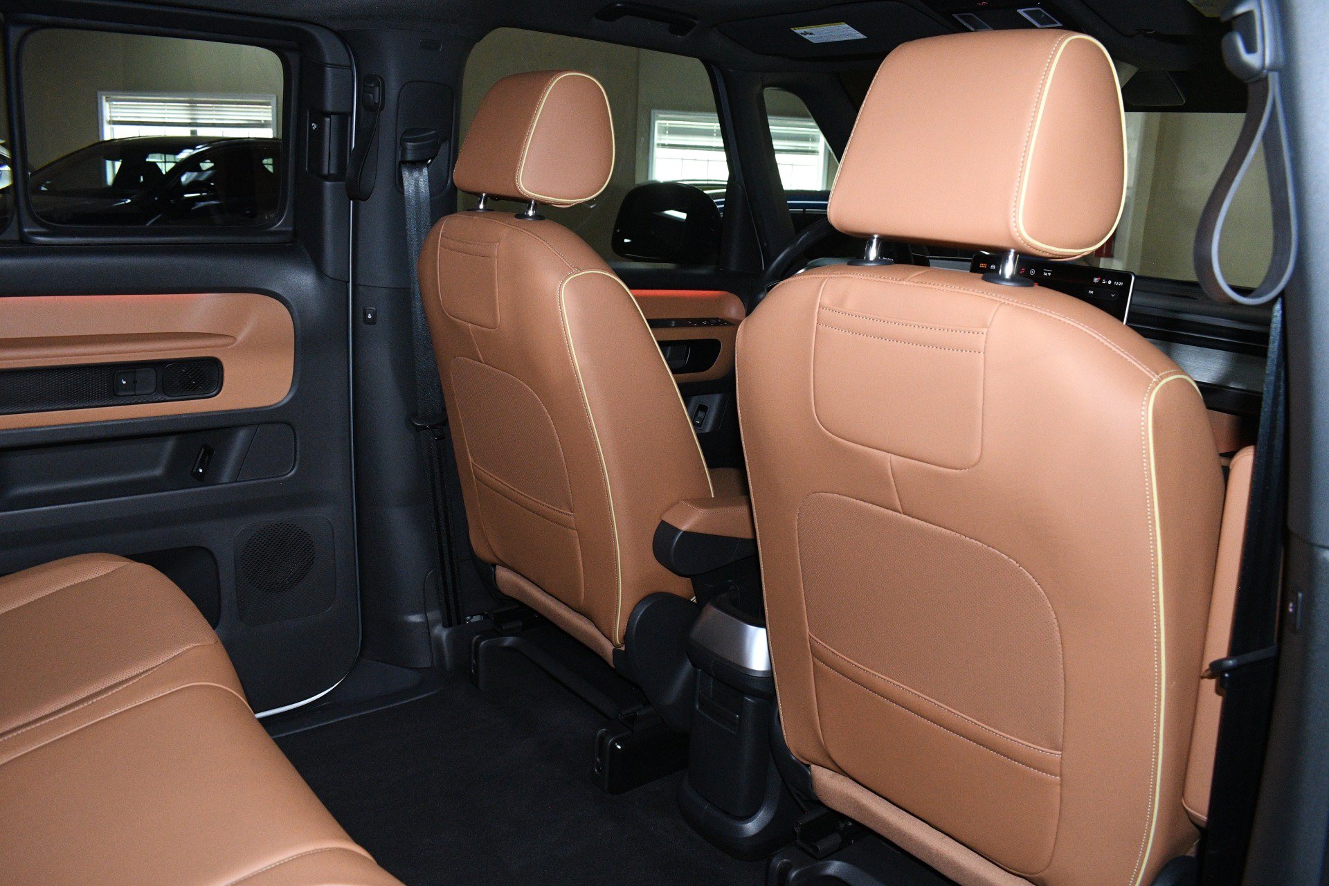 Used 2025 Volkswagen ID. Buzz Pro S RWD image 16