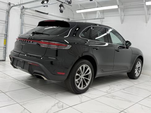 Certified 2025 Porsche Macan image 11