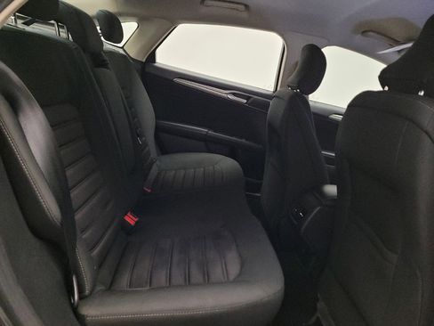 Used 2019 Ford Fusion SE FWD image 19