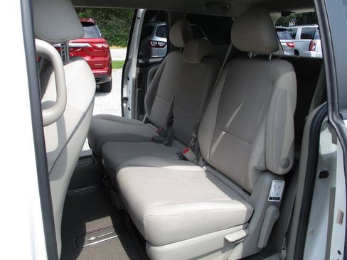 Used 2020 Kia Sedona LX FWD image 29
