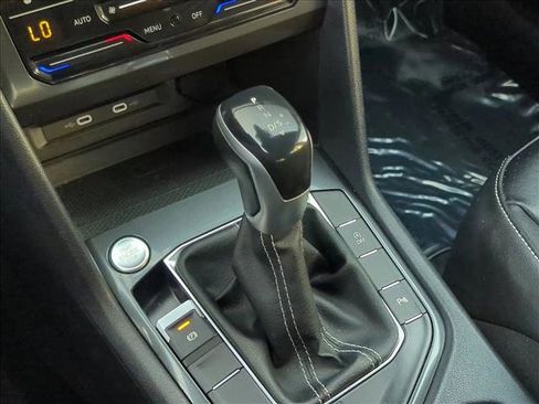 Certified 2022 Volkswagen Tiguan SE R-Line image 12