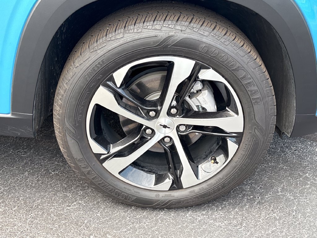 Used 2026 Chevrolet Trax RS FWD image 34